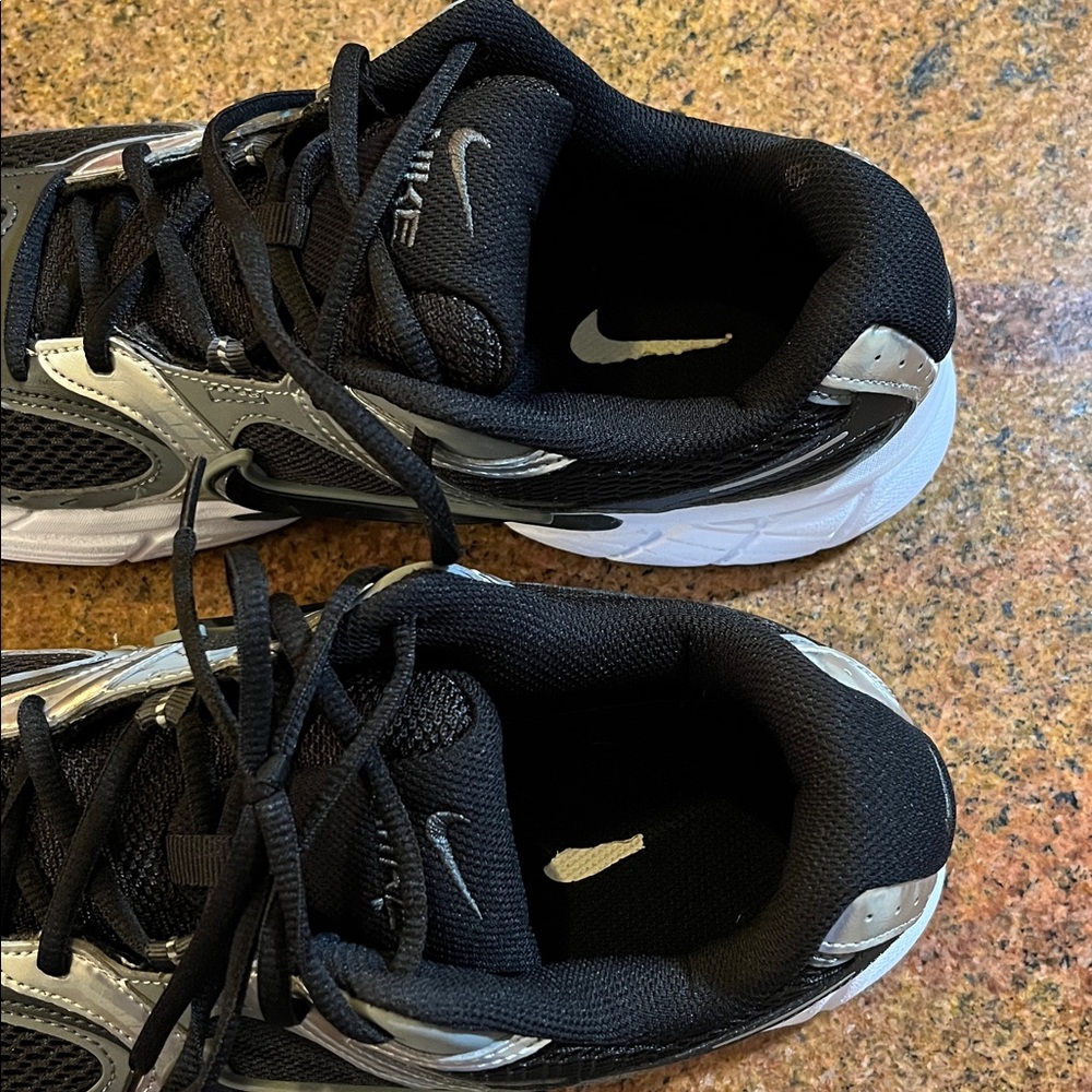 Nike V5 RNR - Picture 7 of 9